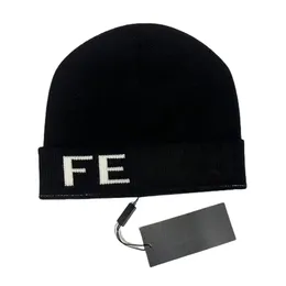 Novo designer clássico outono inverno estilo quente gorro chapéus homens e mulheres moda universal malha boné outono lã ao ar livre quente crânio bonés S-22