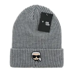 Fashion men Winter Knitted hat Real Fur Hat Women Thicken Beanies Raccoon Pompoms keep Warm Girl Caps snapback pompon beanie Hats Flowers elastic cap as1