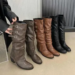 Gefaltete Heap-Stiefel für Frauen 2023 Herbst neue runde Kopf lange westliche Denim-Stiefel mittlerer Absatz Martin-Stiefel 231028