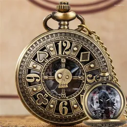 Pocket Watches Steampunk Hollow Out Skull Case Män Kvinnor Retro Pirate Quartz Analog Klocka Poker Design Halsband Pokent Kedjeklocka