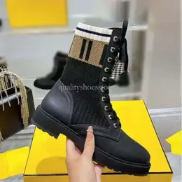 Kobiety sylwetki Kidhle But Projektanci Fendie Boots wysokie obcasy cięcie buty taneczne z czarnym tkaniną Martin High Obcin Buty haftowane dama platformowe sukienki buty