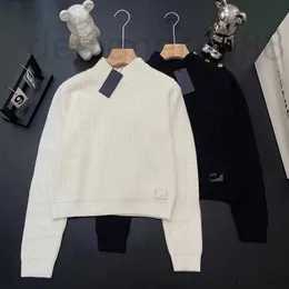 Kadın Sweaters Designer 2023 Sonbahar/Kış Yeni Sweaters College Style Salcı Kadınlar Yarım Yatak Eğik Omuz Metal Tokası Örme Kısa Üstü Kadınlar