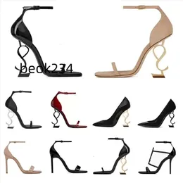 2023 Women Designer Dress Shoes Sneakers High Heels Patent Leather Gold Tone Triple Black Nuede Womens Lady Fashion Sandals Party