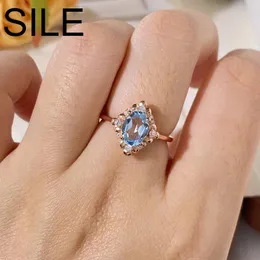 Pierścienie klastra Trendy geometryczny palcem dla kobiet Natural Blue Topaz Cststone Fine Jewelry 925 Srebrne przyjęcie weselne