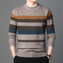 New hot selling autumn and winter striped men's core-spun yarn sweater round neck long sleeved men's round neck knitted sweater top