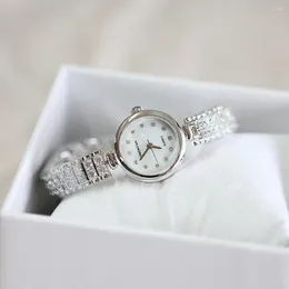 Armbandsur Pointer Watch Fashion for Women Luxury Simple Zircon Inlaid Belt Waterproof Quartz Armband Girls Reloj Para Mujer