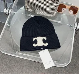 Chapéu de malha clássico gorro designer feminino chapéus de cabelo de coelho sincronizados para homens e mulheres engrossados para o calor