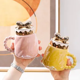 Mugs Girls Creative Design Sense Ceramics Water Cup Hushåll Kök Drinkware Lovely Coffee Dekorera