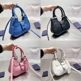 Kvällspåsar kosmetiska väskor fodral axelväskor designer väskor lyxiga handväskor väska kvinnor handväskor läder totes söta halv måne hand mode messenger crossbody väskor