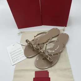 Marca designer sandálias de rebite moda feminina sapatos de praia flip-flops geléia casual sandálias de rebite chinelos planos sandálias de praia 35-43