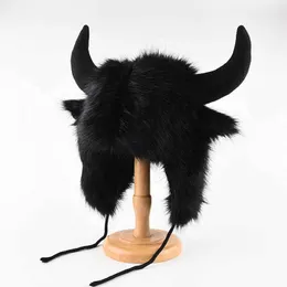 Fashion Black Horn Maomao Lei Feng Hat dla mężczyzn i kobiet zima ciepłe ochronę ucha wiatry zimny jeździec Bull 230920