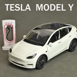 Diecast Model 1 24 Tesla Y 3 S Alloy Die Cast Toy Car Sound and Light Children S Collectibles Födelsedagspresent 231030