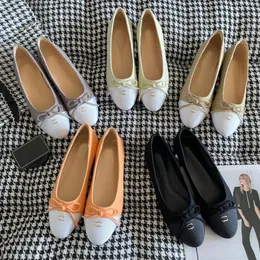 Tasarımcılar Sıradan Kadın Ayakkabıları 2C Espadriles Yaz Lüksler Bayanlar Düz Plajı Yarım Terlik Moda Kadın Loafers Cap Toe Fisherman Tuval Ayakkabı