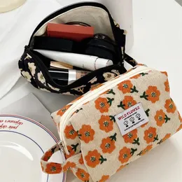 Kosmetiska väskor fall kvinnor corduroy plaid blommor läppstift väska koreansk student blyerts fall resor makeup borstar neceser arrangör 231030