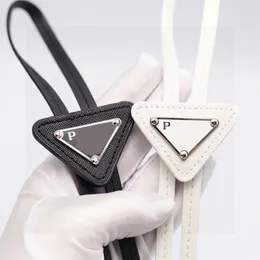 Hohe Version PR TIE umgekehrtes Dreieck, europäische und amerikanische Luxus-Designer-Dreieckskrawatte mit Schleife