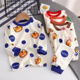 Kläder sätter ren bomullsdräkt pojkar flickor baby lång ärm Oneck toppbyxor höstkläder barn förlorar söt full tryckt tecknad pajamas 231030