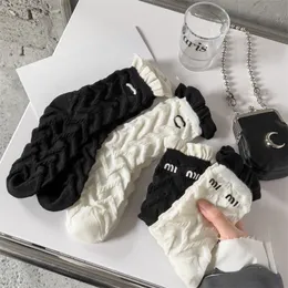 Женские носки в стиле Лолита, вязаные хлопковые брендовые носки с вышивкой и буквами, осень и зима