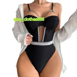 Conjuntos de sujetadores Mujeres Sexy Cosplay Traje Lindo Conjunto de lencería Conjunto de encaje Strappy Camis y Panty Mesh Catsuit Mono Femme Erótico