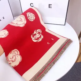 Cachecol de designer estilo Milão quente novo lenço com padrão de camélia inverno confortável quente caxemira pashmina xale Natal família mulheres amor presente acessórios de moda