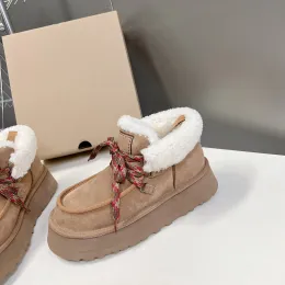 Inverno pele de carneiro camurça neve tornozelo botas lace-up pull-tab no calcanhar redondo dedo do pé deslizamento em botas botas clássicas de pele em couro mulheres sapatos de designer de luxo sapato de fábrica