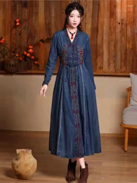 Casual Dresses 2023 Autumn Winter Denim Dress Retro V-ringen Sparken broderi Floral Slim-typ