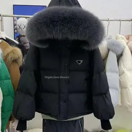 豪華なデザイナーの女性ダウンパーカーPRXX刺繍トライアングルメタル帽子の毛皮の首輪が厚くなり、暖かさとスリムフィットのパフジャケット冬のジャケット