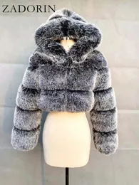 Pelliccia sintetica da donna ZADORIN Cappotti e giacche corte in pelliccia di alta qualità Cappotto soffice da donna con giacca invernale con cappuccio manteau femme 231031