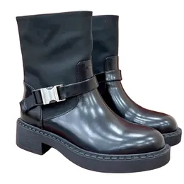 Botas de desenhista Mulher Austrália Botas Martin Bota Elegante Clássico Couro Invertido Triângulo Matt Borracha Marca Preto Branco Plataforma Botas Mulheres Luxo Bezerro