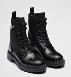 Szczotkowane skórzane buty kostki zimowe modne czarne emaliowane metalowy metalowy trójkąt but but but botki botki motocyklowe EU35-41