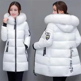 Womens Down Parkas Fashion Coats Winter Jacket Women Parka Huva Lång kvinnlig kappkontor Lady Warm Fake Fur 231031