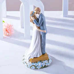 Cake Tools Vacker imitation Träskärm bröllopsmodell Figur Skulptur Hantverk Dekor Hem Wed Gift Top Bride and Groom Harts Dekorationer