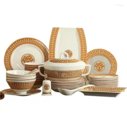 Set di stoviglie Creativo di lusso in porcellana d'osso Set di stoviglie in stile europeo e cinese Ciotola per piatti 10 piatti Combinazione domestica