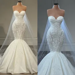 Eleganckie koronkowe sukienki ślubne syreny ukochane sukienki ślubne aplikacje zamiatanie szaty de mariee suknie ślubne