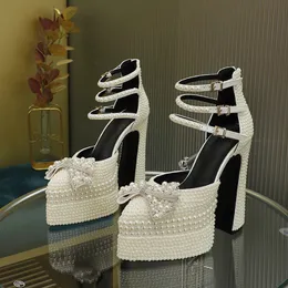 Sandalet markası el kakma inci/rhinestone yüksek topuk sandalet düğün gelin partisi su platformu yay sandalet büyük 42 seksi kadın ayakkabısı 231030
