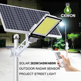 Süper parlak güneş sokak ışığı dış mekan 4 modlu radar sensörü LED mühendislik yol ışıkları direk ve uzaktan kumanda içerir