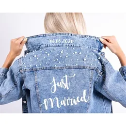 Damenjacken Personalisierte Damen Perle verschönerte Denimjacke Braut Denim Jacke Frau nur verheiratet mit der maßgefertigten Hochzeitsjacke mit Datum 220901