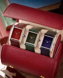 Berömd varumärke Tank Watch äkta läder Blue Green Red Dial WRSitwatch för kvinnor Lady Quartz Clock rostfritt stål V8 Fabrik Vattentät rektange Geometriska klockor