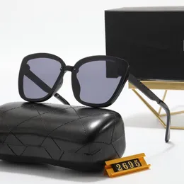 2022 occhiali da sole Designer Women Women Designer Frame Occhiali da sole retr￲ classici di lusso per eccezionali