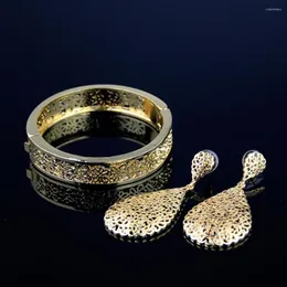 Halskette Ohrringe Set Sunspicems Gold Farbe Dubai Armreif Ohrring Afrikanische Frauen Hochzeit Schmuck Hohl Metall Arabesque Bijoux Algerische Braut