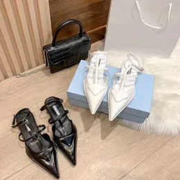 Toppkvalitetsdesigner Kvinnor Sexig högklackad Sandaler Kvinnor Läderklänningskor Designer Black Stiletto Heel Sandel Wedding Party High-Heeled With Original Box