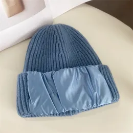 Sonbahar için Etiket Mektup Örme Şapka Kış Yeni Stil Satin Dikiş Sıcak Yün Şapka All-Eşleştirme Kulak Koruma Gelgit Beanie/Kafatası Kapakları