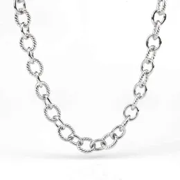Cadenas Cabellones de joyería de cable retorcido Collar de diseñador de mujeres Gold Sliver Madison Chain Collares medianos Men Piunk 44cm