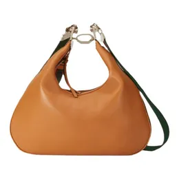 Designer h￶gkvalitativa v￤skor Nya kvinnors handv￤ska Metal Buckle Crescent Leather Shoulder Bag