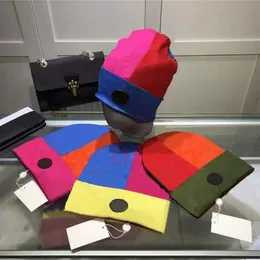 Tasarımcı Kış Örme Beanies Şapka Mektupları Nakış Çiçek Tipi Kadınlar Moda Hip Hop Patchwork Beanie Kapaklar Gündelik Sıcak Kalın İplik Şapkaları