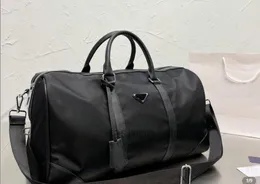 豪華なナイロン大容量トートハンドバッグ女性男性旅行バッグ有名なクラシックショルダーデザイナーダッフルバッグ