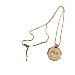 Classico design di lusso collana pendente catena girocollo placcato oro 18 carati moda donna acciaio inossidabile lettera pendenti collane accessori gioielli X208