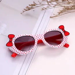 Máscaras de festa 1pc Kids Bow Sunglasses Lovely Dot copos de bebê para meninos e meninas Sombras UA400