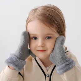 Zimowe rękawiczki dla dzieci na zewnątrz ciepłe rękawiczki narciarskie zagęszcza wełniane dzianinowe rękawiczki dla chłopców i dziewcząt w wieku 1-3 lat