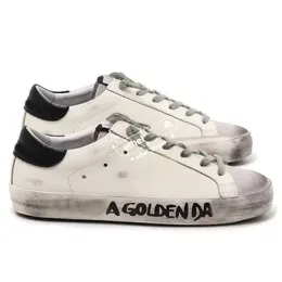 أحذية الأحذية غير الرسمية أحذية رياضية فاخرة قذرة Sequin Designer Sneakers Italy العلامة التجارية Super Star White Do Doery Dirty في كثير من الأحيان اشترى مع مماثلة