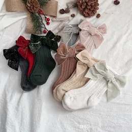 Fashion ins hiszpańskie skarpetki dziecięce Słodki łuk Baby Baby Christmas Socks Extra grube wełniane skarpetki Dziewczęta Toddler Knee Sockes Full Moon Knit Stockings S2152